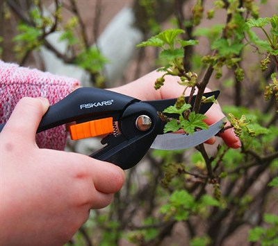 Плоскостной секатор Fiskars 1000567 SingleStep P26 - фото 8313